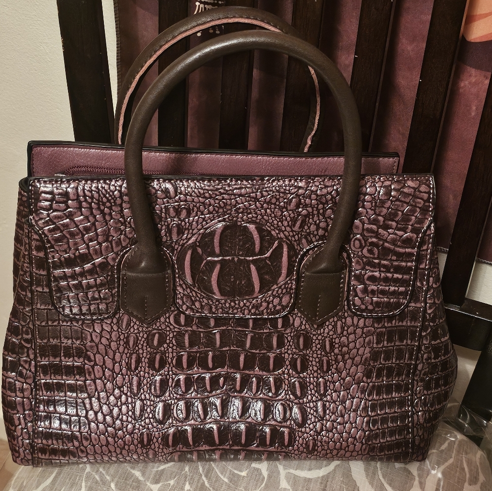 Elegant Crocodile Embossed Handbag - Purple